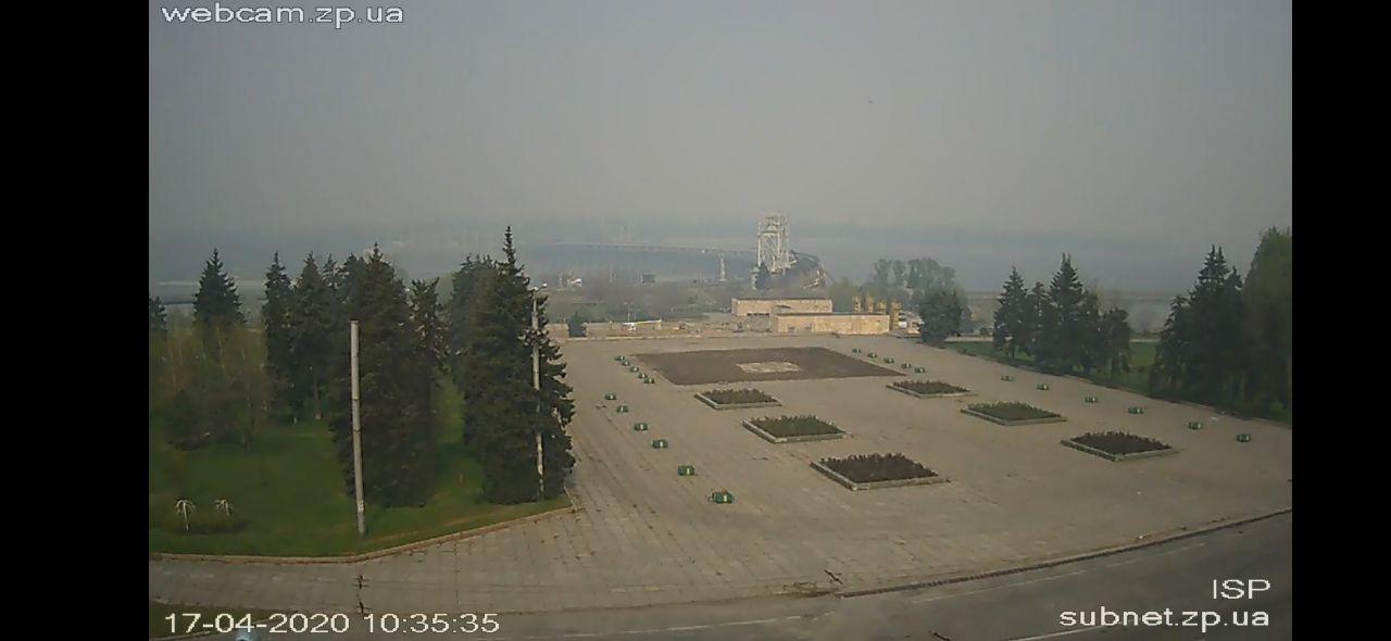 Запорожье в смоге. Фото с камеры видеонаблюдения