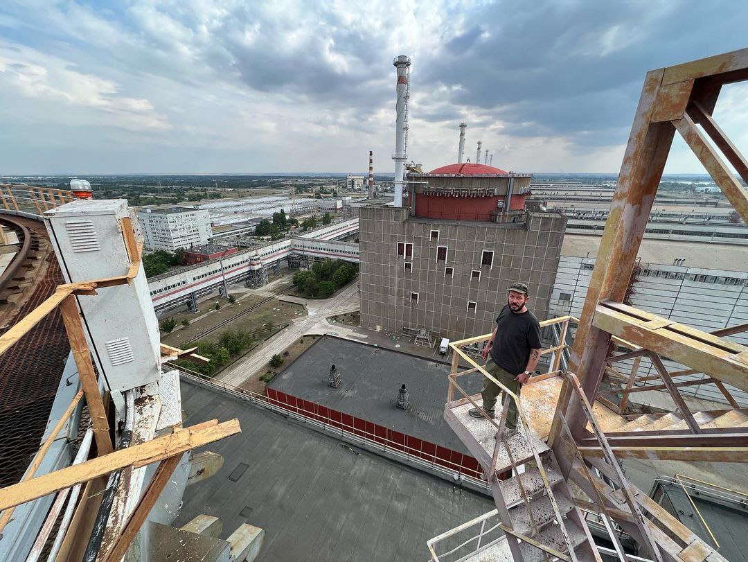 Запорізьку АЕС відвідав російський блогер-пропагандист зухвало похвалився цим.