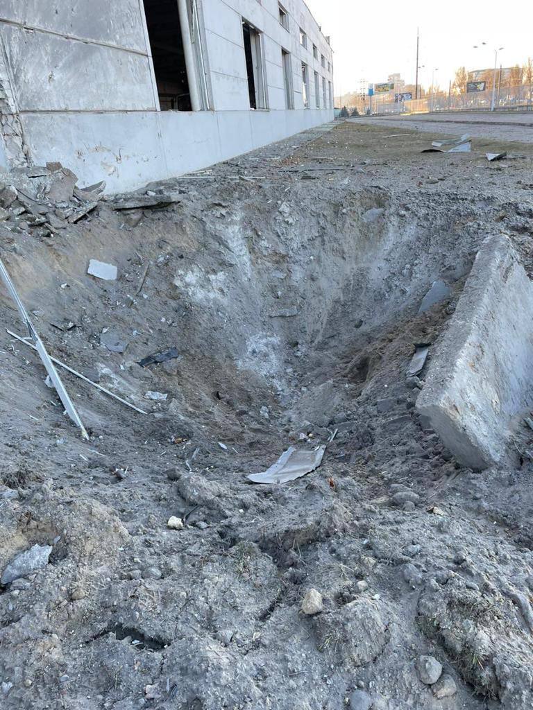 В Офісі президента показали наслідки нічного обстрілу Запоріжжя.