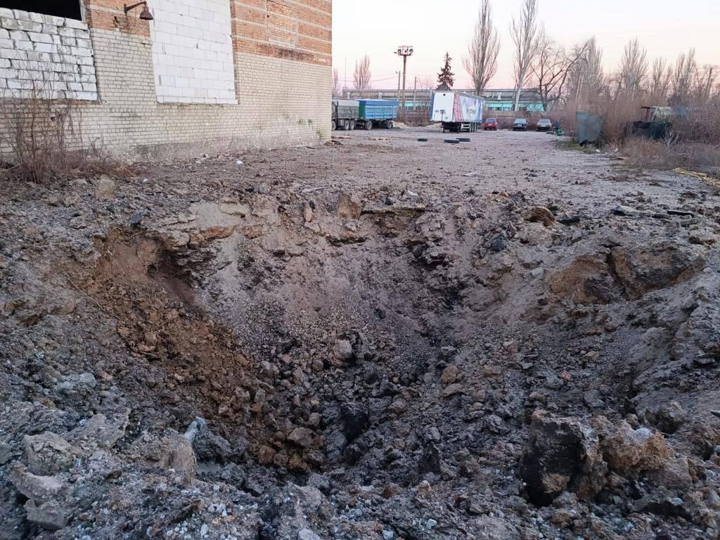 В Офісі президента показали наслідки нічного обстрілу Запоріжжя.