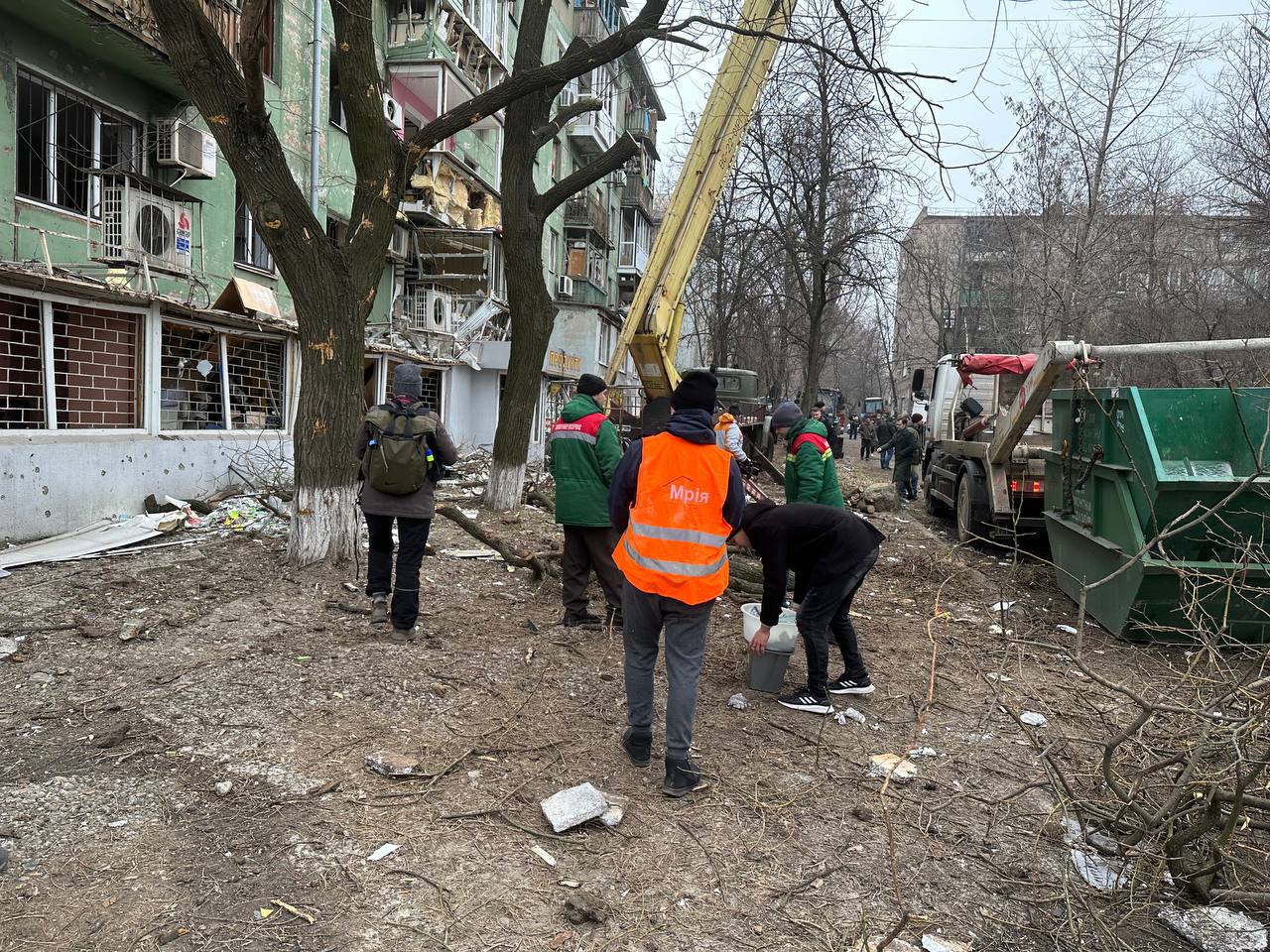 В результате ракетного удара по Запорожью повреждено 15 многоэтажек.