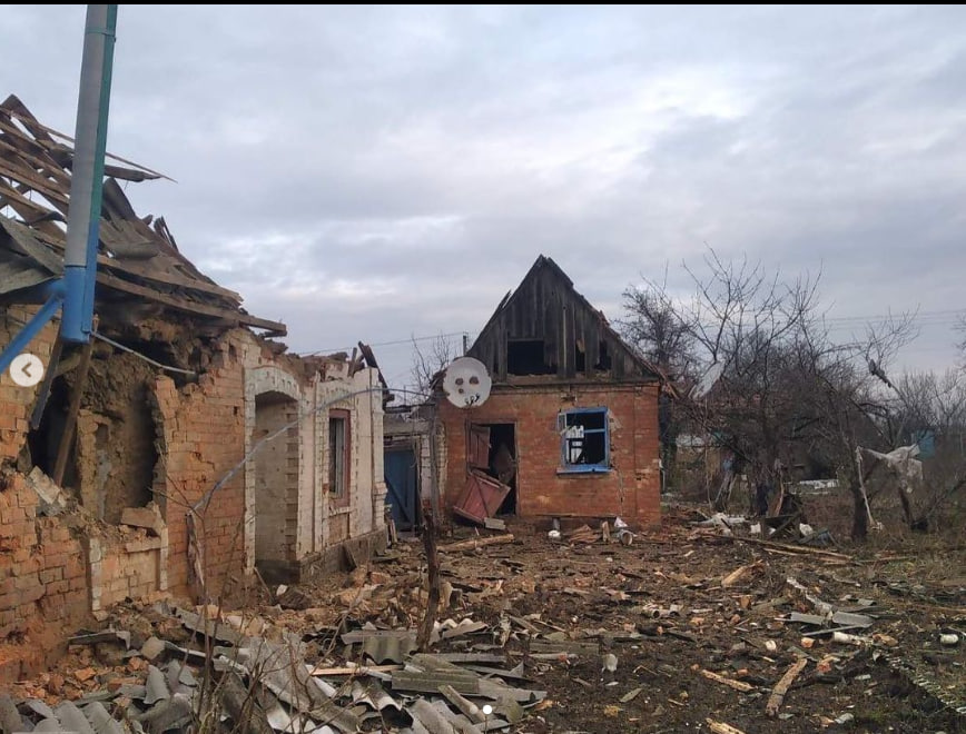 Родина також втратила будинок у тимчасово окупованому Оріхові.