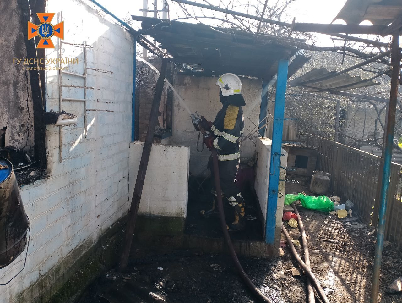 В Запорожском районе произошел пожар в жилом доме: погибли три человека. || Фото: t.me/gu_dsns_zp