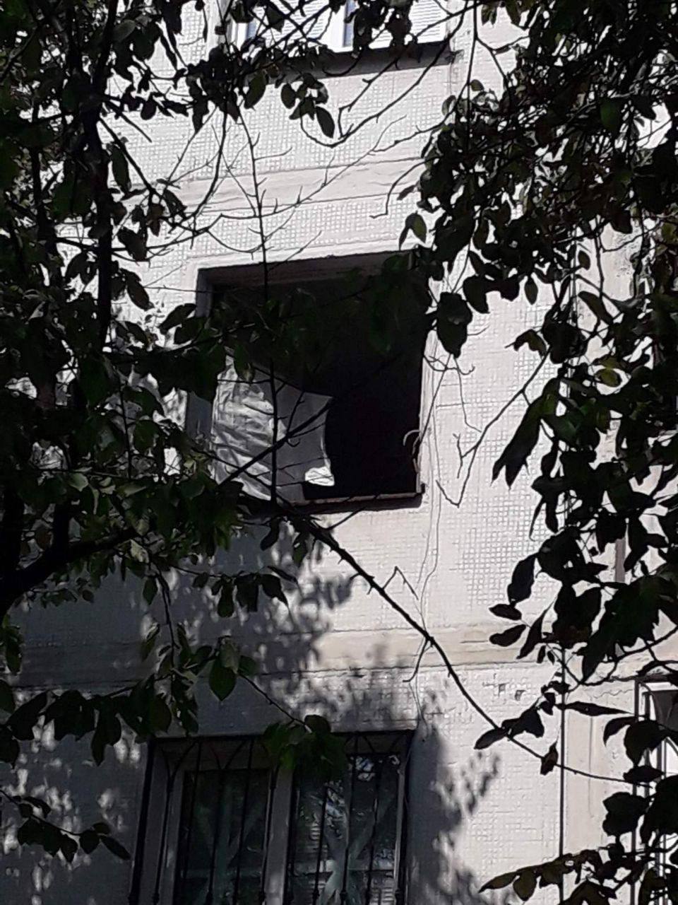 Ракетний удар по Запоріжжю 6 вересня: пошкоджено дві багатоповерхівки і освітній заклад.