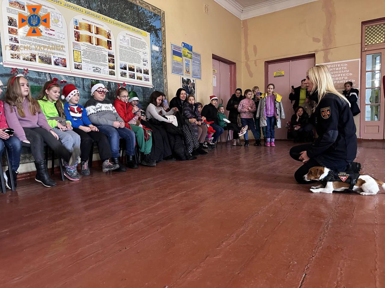 Легендарный пес Патрон в Запорожье посетил мероприятие к школьникам. || Фото: t.me/dsns_telegram