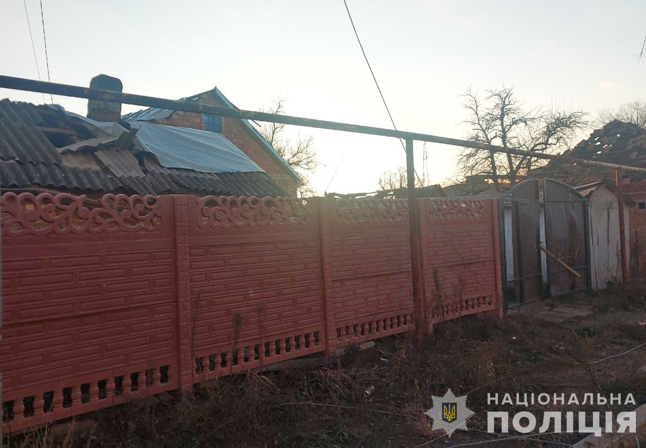 В Оріхові авіаційний снаряд влучив в багатоповерхівку.