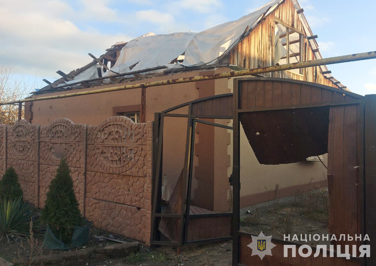 В Оріхові авіаційний снаряд влучив в багатоповерхівку.