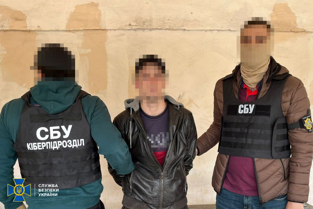 Чоловік з Енергодара корегував ракетні удари РФ по Києву та Одесі.