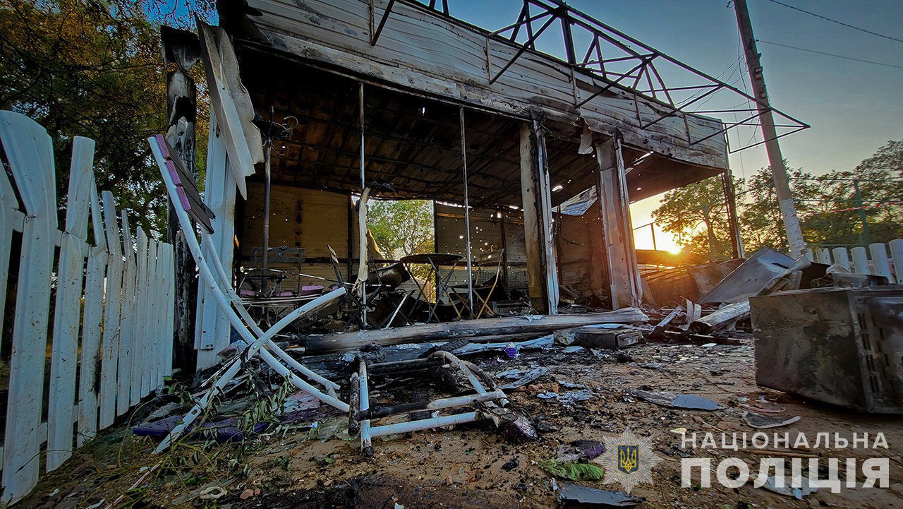 Під Запоріжжям РФ обстріляла дитяче кафе: є загиблі та поранені.