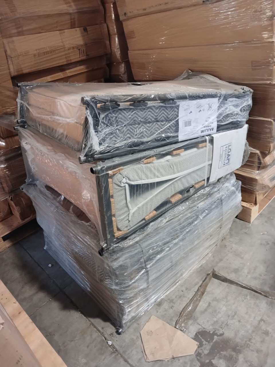 Розкрадання гуманітарки у Запоріжжі: на одному із підприємств виявили 200 тонн вантажу.