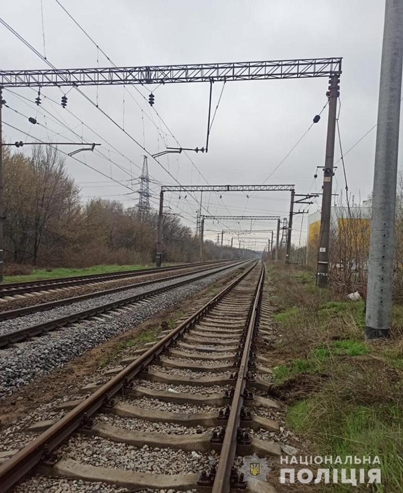 Тело мужчины нашли на железнодорожных путях неподалеку от перегона "Запорожье грузовое". Фото: ГУНП