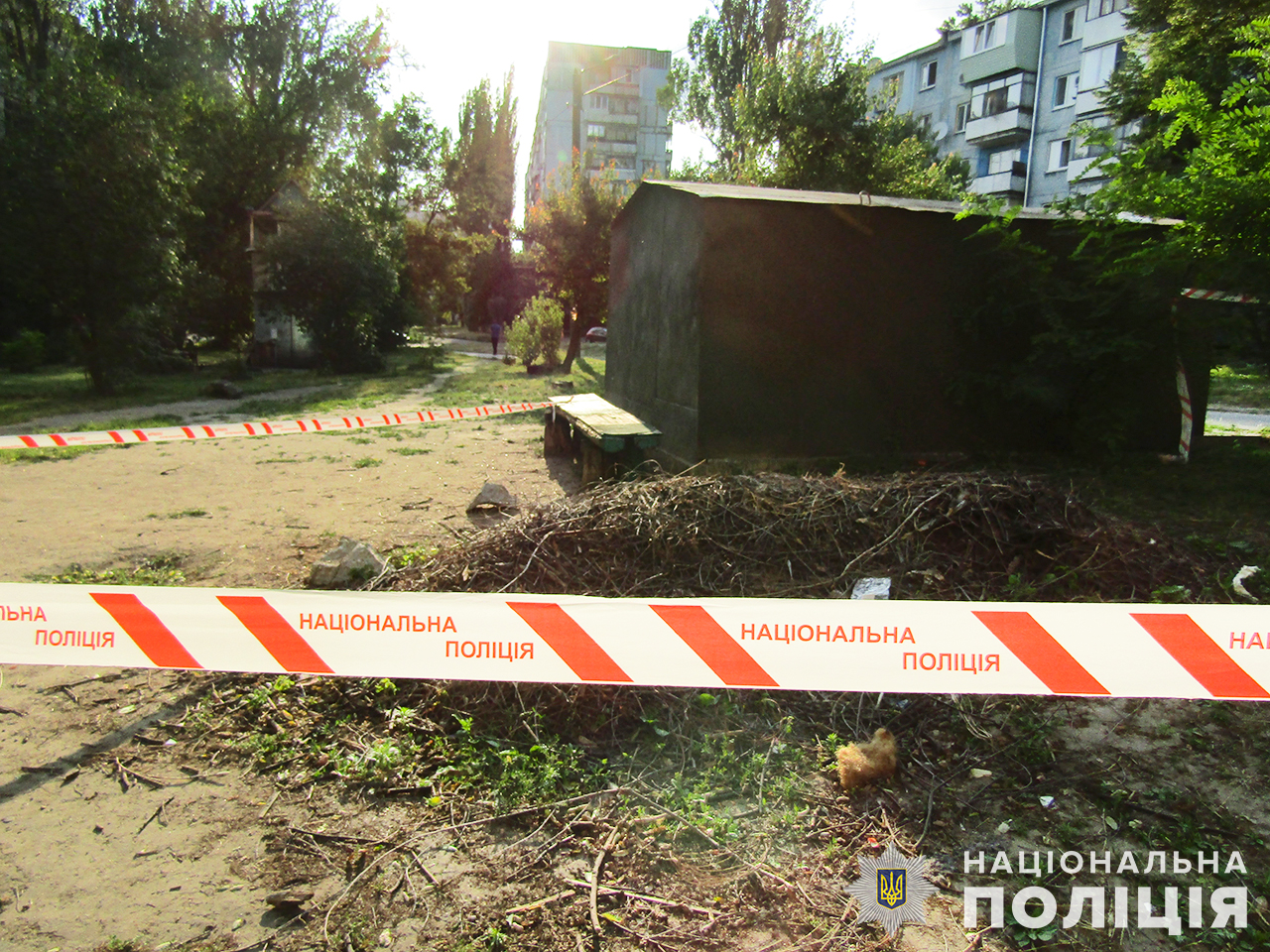 У Запоріжжі у дворі багатоповерхівки дитина знайшла вибухівку: хлопчик у лікарні.
