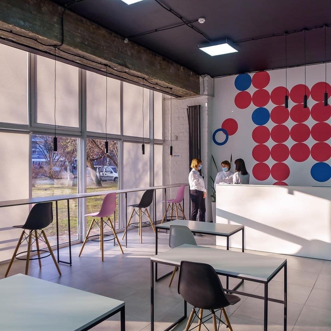 В Хортицком районе в Запорожье после реконструкции открыли современную библиотеку.