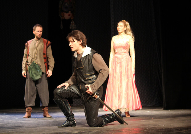 Спектакль "С любовью не шутят".