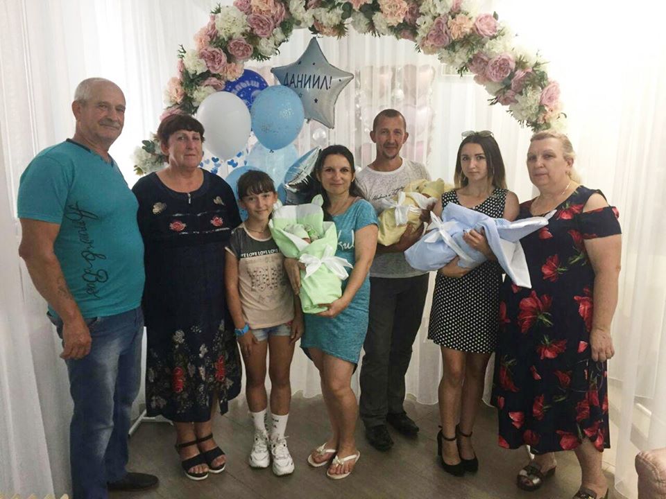 Сегодня малышей выписали из больницы / фото: fb Запорожский перинатальный центр