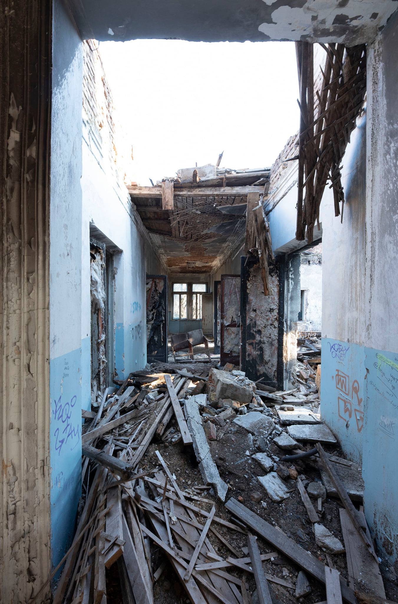 Потолок завалился / фото: fb Alexandr Arhipov