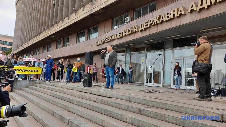 На митинг пришел губернатор Боговин  / фото: Укринформ