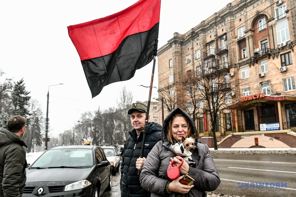 C собой запорожцы принесли флаги  - || фото: ukrinform.ua