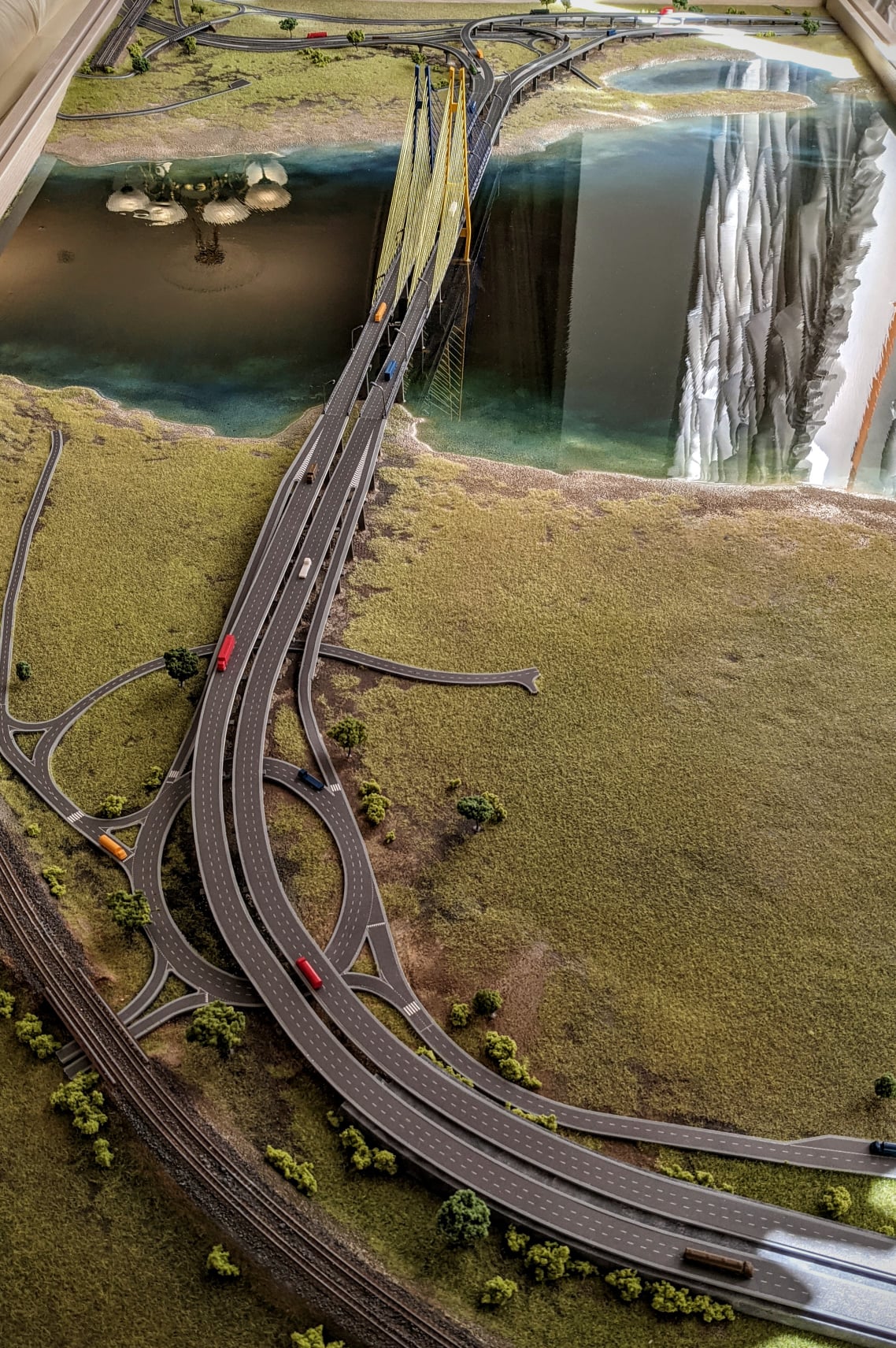 Макет запорожских мостов  - фото: fb Егор Папышев