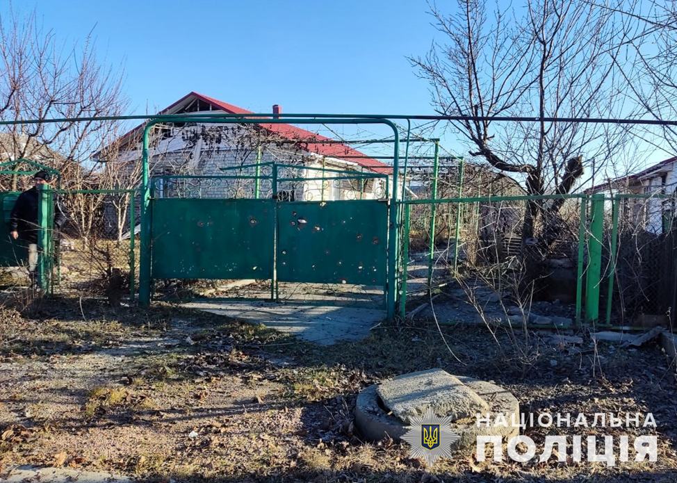 Также повреждены заборы – || фото: zp.npu.gov.ua