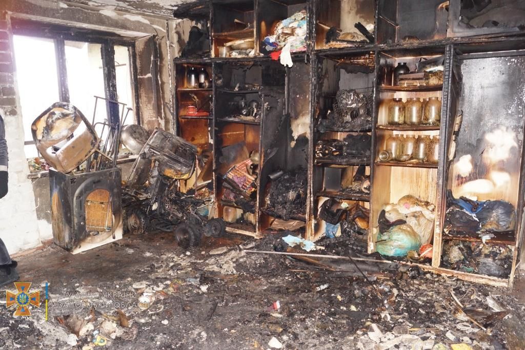 Огонь возник в одной из комнат - || фото: zp.dsns.gov.ua