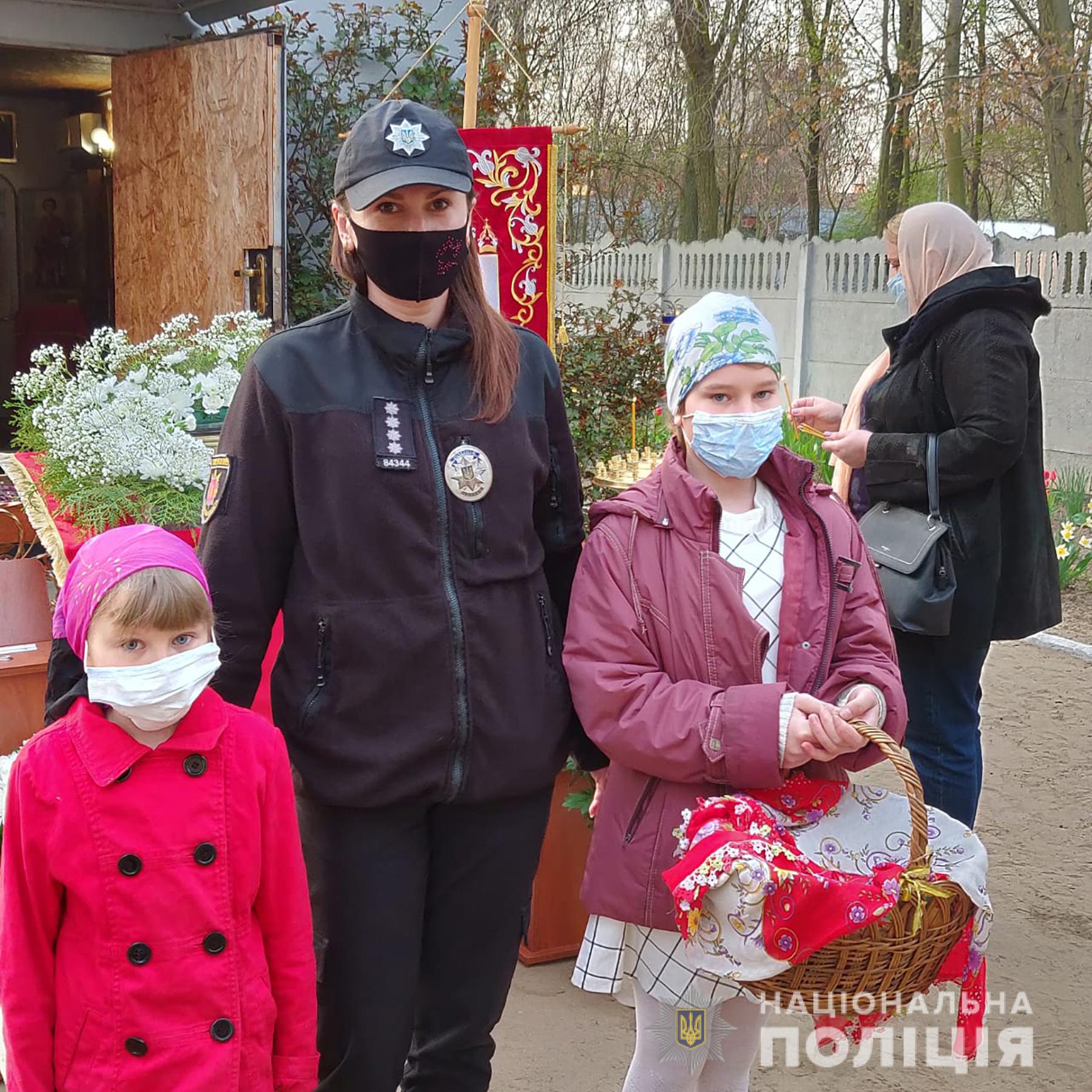 Среди посетителей храмов были дети - фото: ГУ НП