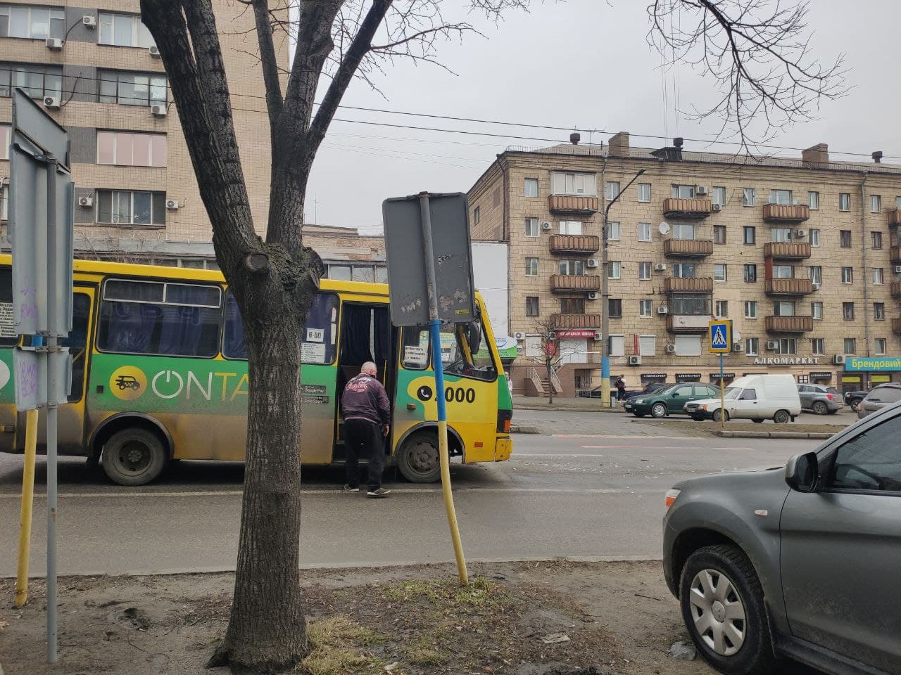 Водитель автобуса на месте / фото: Vgorode, Анна Покровская