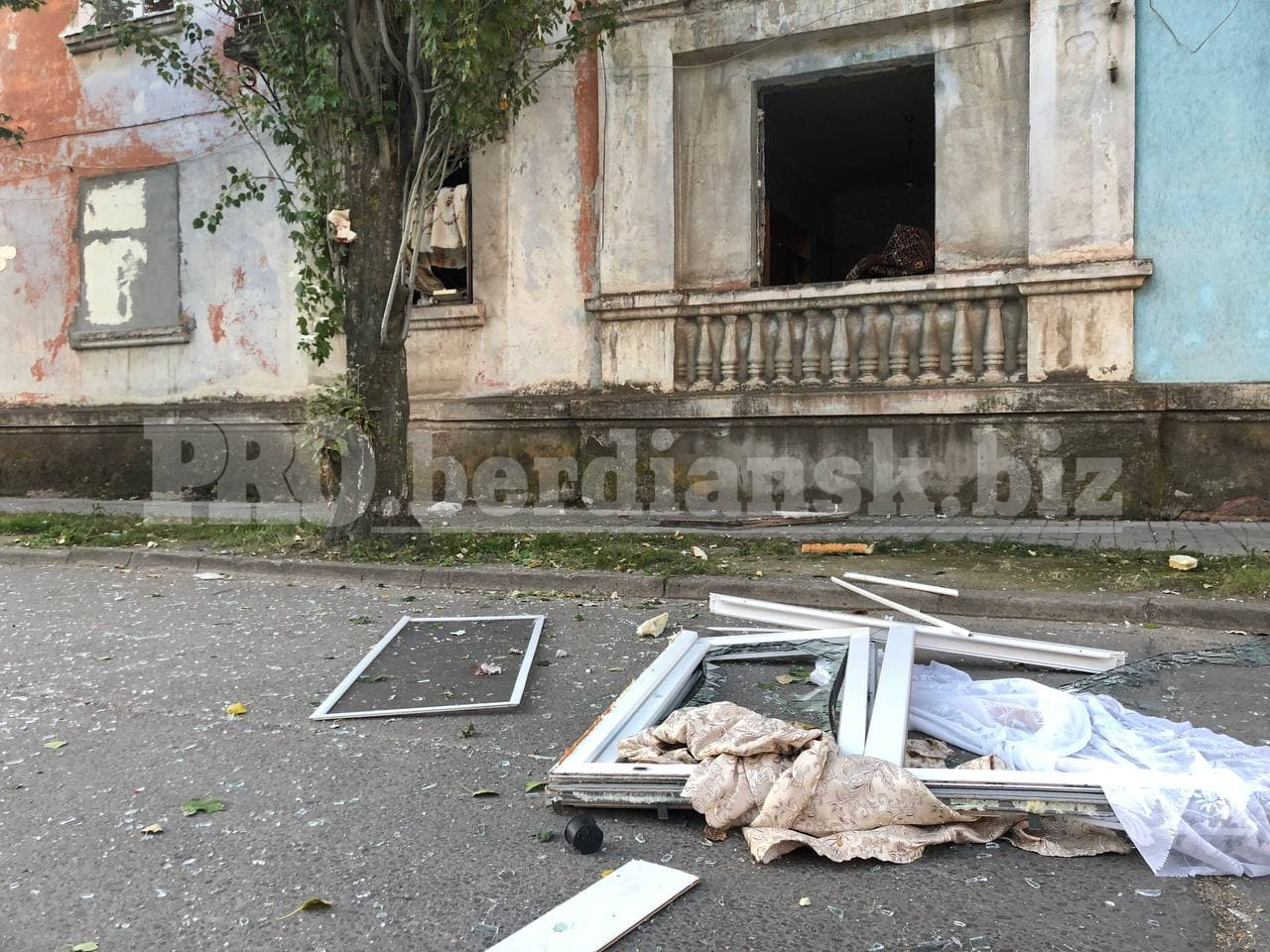 Окна вылетели - фото: pro.berdiansk.biz