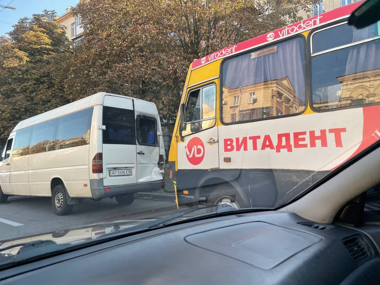 В Запорожье произошло ДТП - фото: vgorode.ua