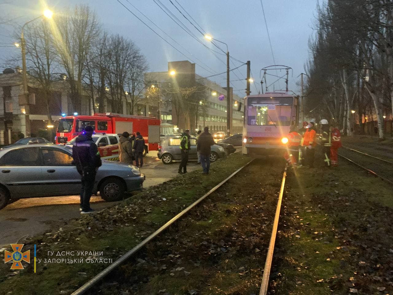 В Запорожье трамвай переехал человека - || фото: zp.dsns.gov.ua