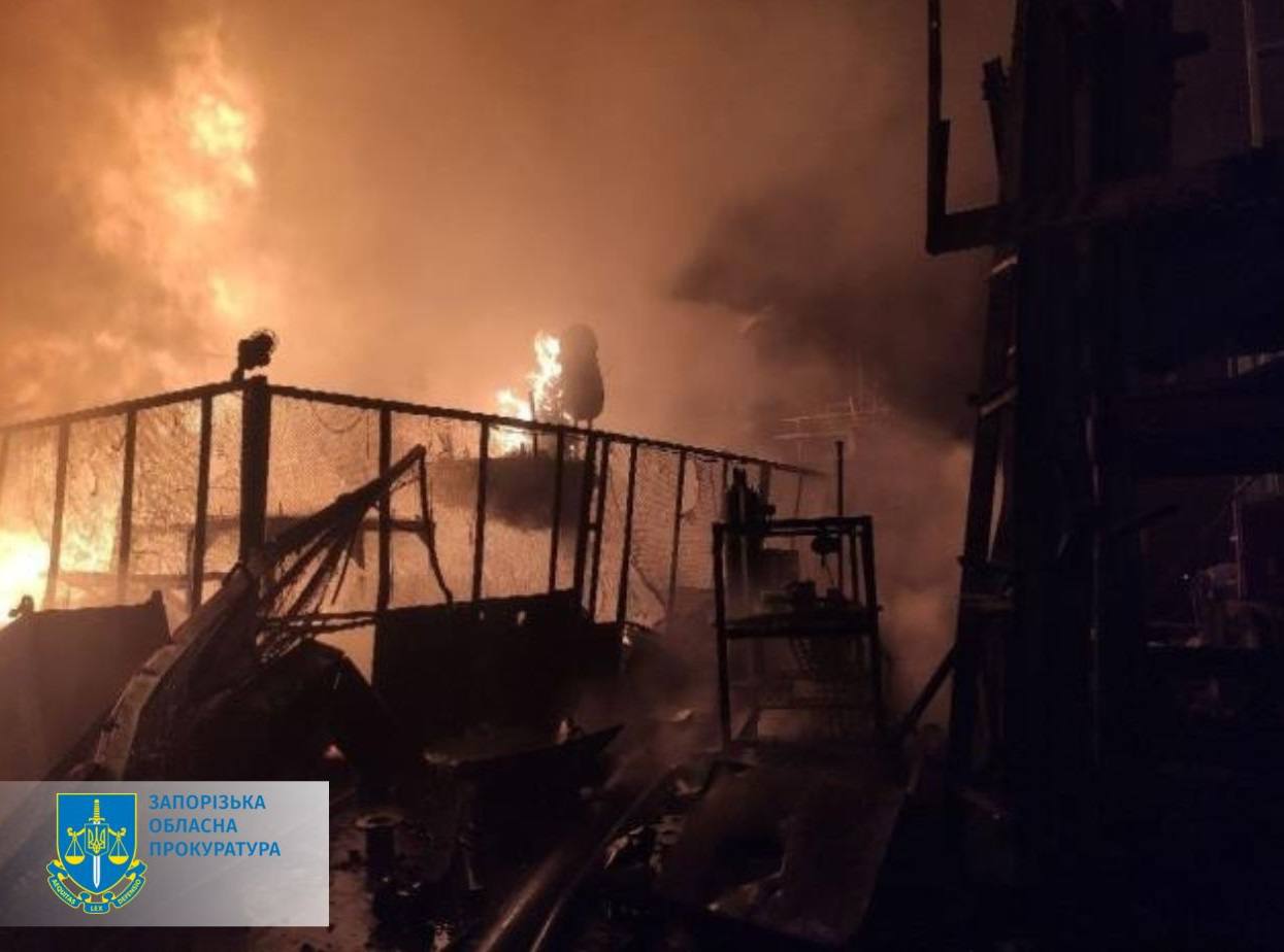 На місці виникла пожежа - || фото: t.me/pgo_gov_ua