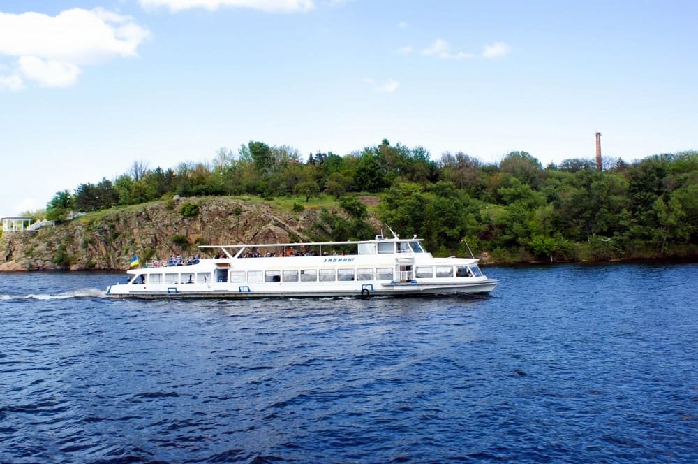 Прогулка на катере / фото: dnepr-more.com