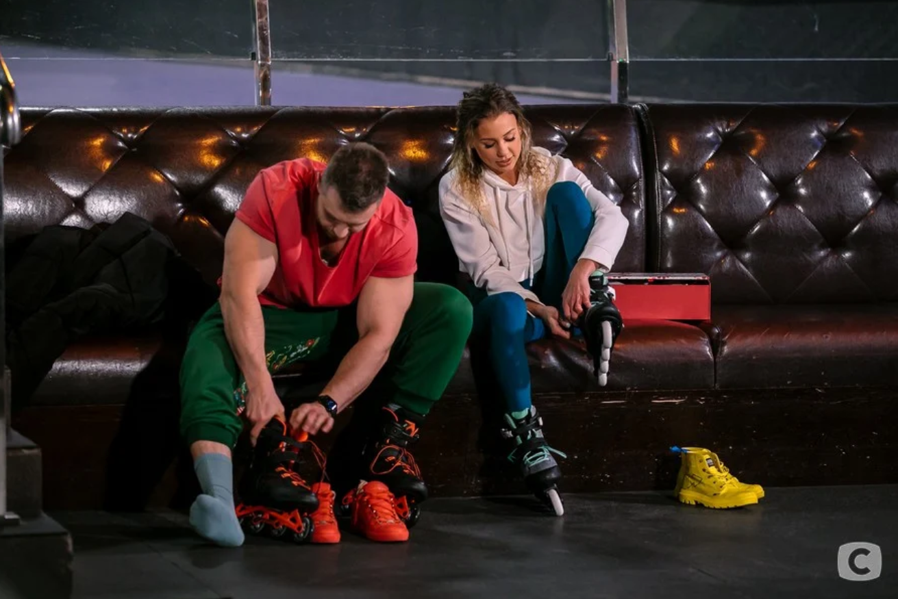 Свидание проходило в закрытом торговом центре - фото: stb.ua