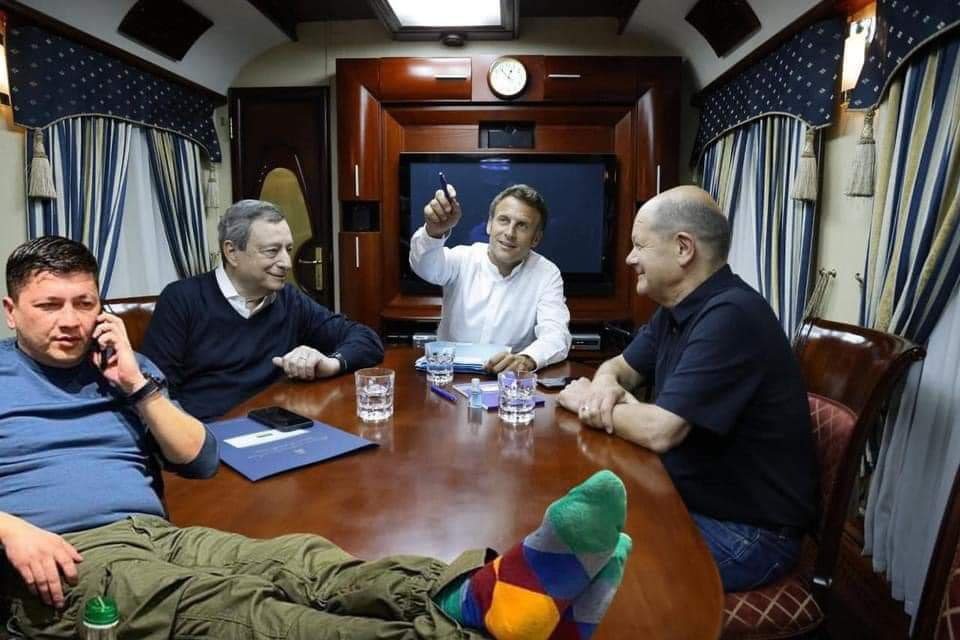 В сети появились мемы о приезде лидеров стран ЕС в Украину.