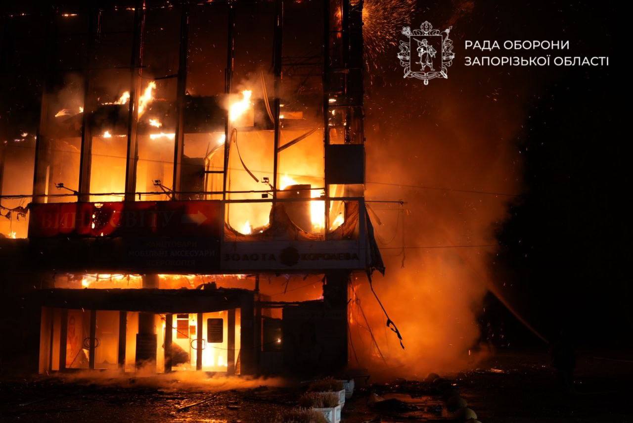 Целенаправленный российский обстрел Запорожья. Фото: Совет Обороны Запорожской области