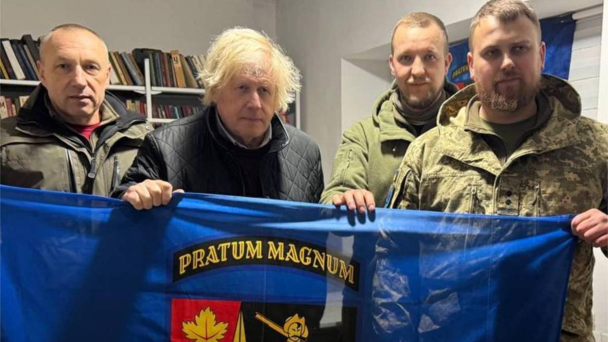 Борис Джонсон посетил фронт в Запорожье &ndash; что он увидел.