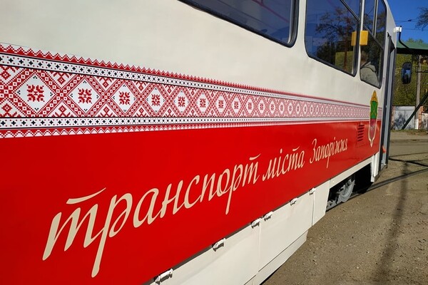 Почти 600 тысяч гривен: в Запорожье отремонтировали два трамвая фото 2