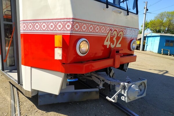 Почти 600 тысяч гривен: в Запорожье отремонтировали два трамвая фото 5