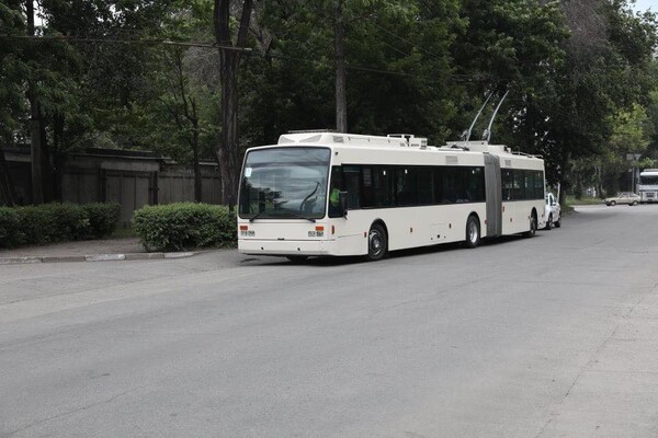Еще один: в Запорожье приехал европейский троллейбус (фото) фото 3