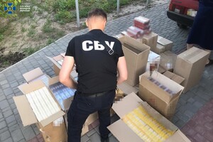 Продавали поддельный российский товар: в Запорожье задержали нелегальных &quot;сигаретчиков&quot; фото 3