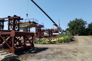 Принялись к монтажу: как проходит строительство запорожских мостов фото 5