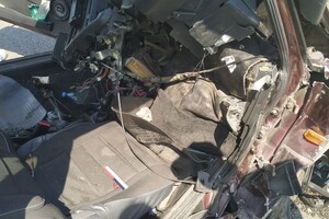 На Набережной авто влетело в столб: есть пострадавшие (фото) фото 4