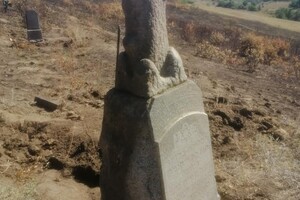 Старые плиты и надгробия: в Запорожье восстанавливают еврейское кладбище фото 11