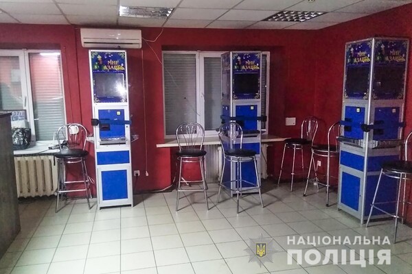 Ставка не сыграла: в Запорожье накрыли пять подпольных казино фото 3
