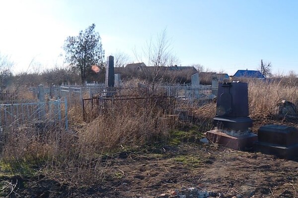 В Гуляйполе фермер вспахал старинное &quot;Еврейское кладбище&quot;: полиция начала расследование фото 1