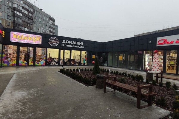 Даже зона отдыха есть: на Бородинском появился новый торговый комплекс (фото) фото 5
