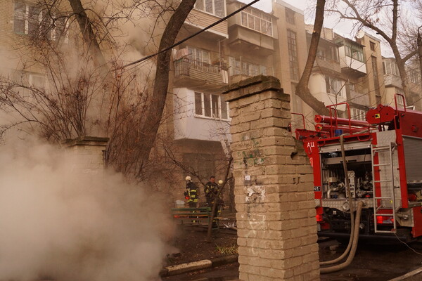 Все в дыму: в доме на Жуковского произошел пожар (фото) фото 11