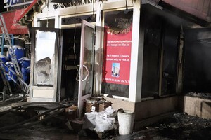 На Рекордной сгорел магазин стройматериалов: пожар тушили 34 спасателя (обновлено) фото 2