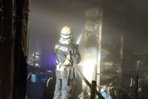 На Рекордной сгорел магазин стройматериалов: пожар тушили 34 спасателя (обновлено) фото 3