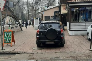 Я паркуюсь как: свежая фотоподборка наглых водителей в Одессе фото 6